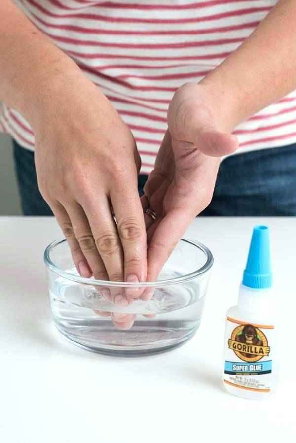 Как отмыть супер клей от кожи рук