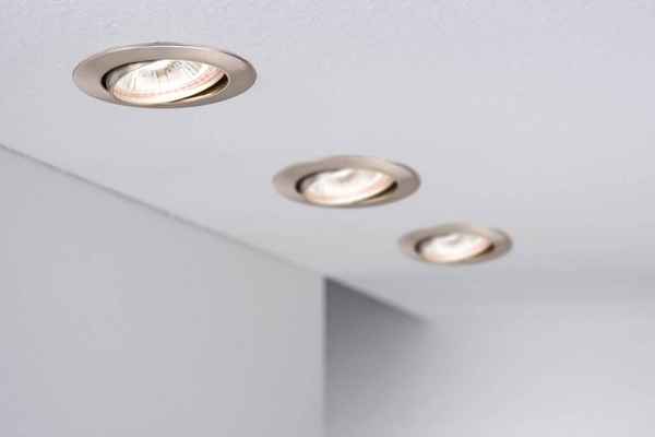 Виды точечных светильников для натяжных потолков фото